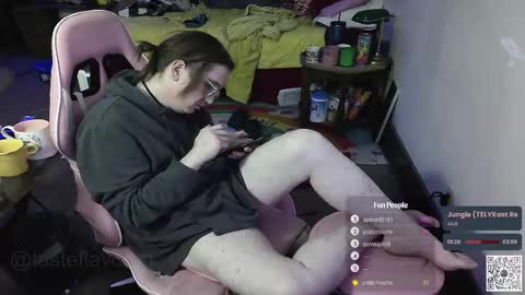 Snapshot of tasteflavored_femboy chatting on February 24, 4:26 pm Taste online show from February 24, 4:26 pm