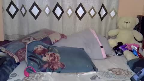 tastie_t online show from December 5, 2:47 pm