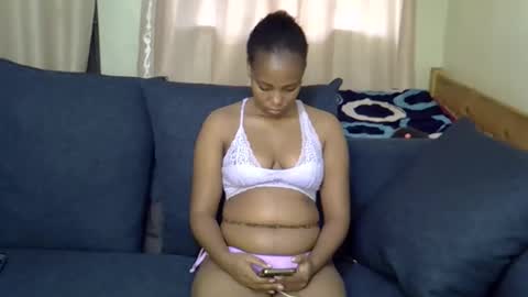 Snapshot of tastie_t chatting on January 6, 10:08 am tastie_t online show from January 6, 10:08 am