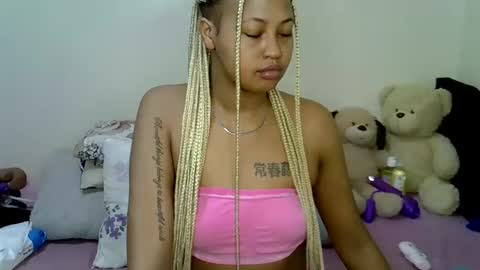 Snapshot of tastie_t chatting on April 2, 11:02 pm tastie_t online show from April 2, 11:02 pm