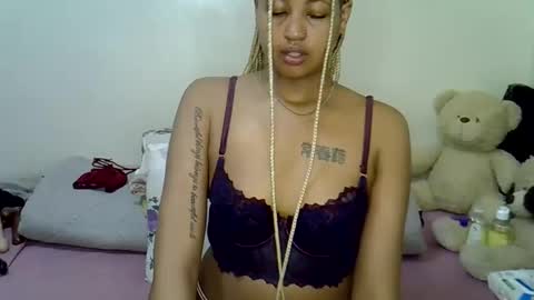 Snapshot of tastie_t chatting on April 4, 9:18 am tastie_t online show from April 4, 9:18 am