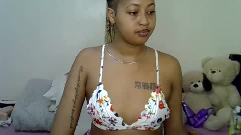 Snapshot of tastie_t chatting on April 8, 7:08 am tastie_t online show from April 8, 7:08 am