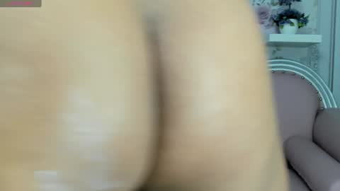 Snapshot of tasty_desires chatting on December 19, 1:40 pm TATIS online show from December 19, 1:40 pm