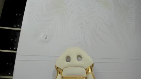 Snapshot of tasty_desires chatting on January 12, 5:13 am TATIS online show from January 12, 5:13 am