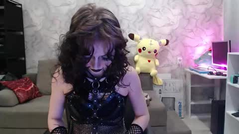 tata__goth_ online show from February 12, 5:41 pm