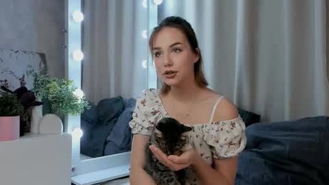 Snapshot of tate_angel chatting on September 17, 6:42 pm Tate online show from September 17, 6:42 pm