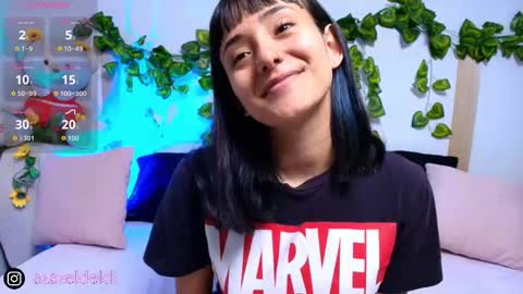 Snapshot of tati_cardenas chatting on November 25, 5:18 am AME online show from November 25, 5:18 am