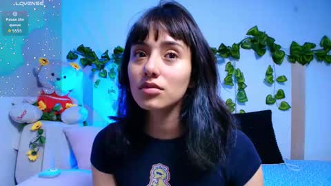 Snapshot of tati_cardenas chatting on December 5, 4:21 am AME online show from December 5, 4:21 am