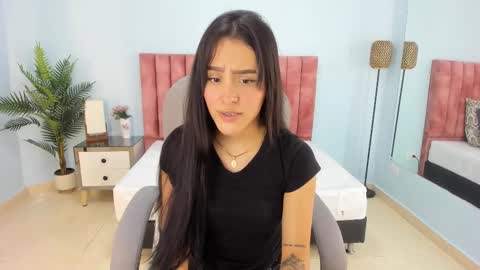 Tati Saldarriaga online show from February 16, 7:54 pm