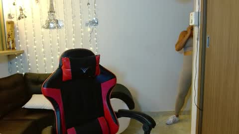 Snapshot of tatiana_lc chatting on December 14, 4:07 am tatiana_lc online show from December 14, 4:07 am