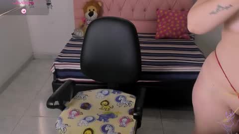 Snapshot of tatianasexy19 chatting on October 2, 5:09 pm Daniela online show from October 2, 5:09 pm