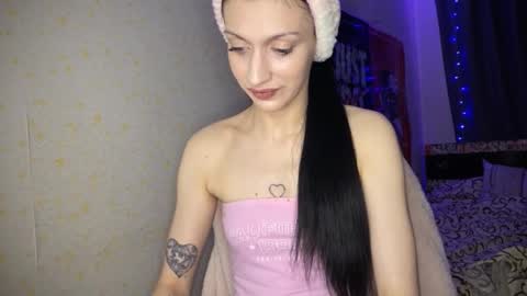 tatika_williams online show from December 22, 4:04 pm