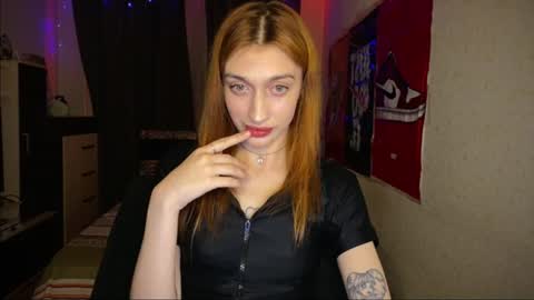 Snapshot of tatika_williams chatting on June 21, 7:27 pm tatika_williams online show from June 21, 7:27 pm
