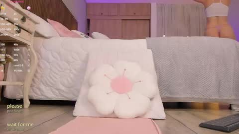 Snapshot of tatikiss_ chatting on May 10, 11:59 am Tatiana independent girl online show from May 10, 11:59 am