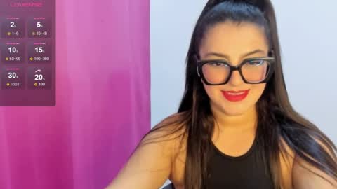 Tatiss online show from May 1, 3:00 am