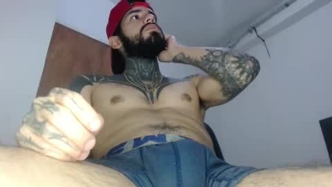 Snapshot of tatsexboy chatting on January 13, 6:40 am SeX-Boy online show from January 13, 6:40 am