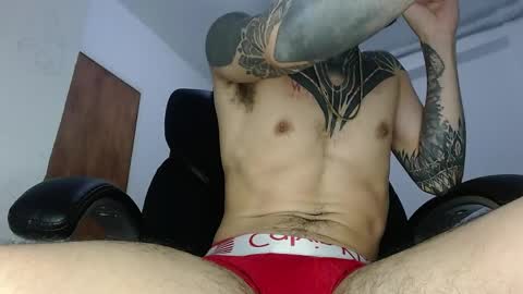 Snapshot of tatsexboy chatting on April 16, 9:50 pm SeX-Boy online show from April 16, 9:50 pm