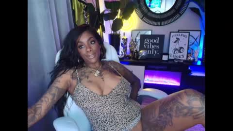 Tatted Queen online show from January 3, 2:43 am