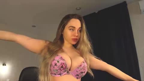 Snapshot of tatti_1 chatting on February 28, 4:10 am Tata online show from February 28, 4:10 am