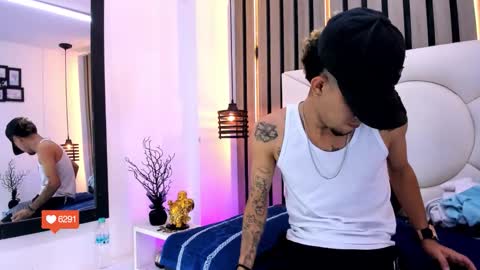 Snapshot of tattoo22_ chatting on November 15, 4:03 pm Tattoo online show from November 15, 4:03 pm