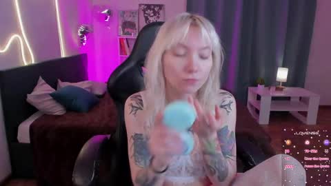 Snapshot of tattoo_artbaby chatting on May 20, 1:12 am tattoo_artbaby online show from May 20, 1:12 am