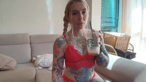 Snapshot of tattoobbgirl chatting on May 4, 2:46 pm tattoobbgirl online show from May 4, 2:46 pm