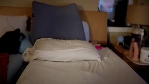 Snapshot of tattooed_love_boy chatting on November 28, 5:10 am tattooed love boy online show from November 28, 5:10 am