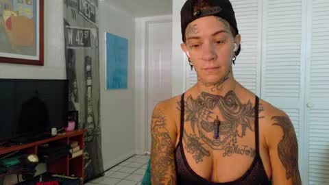 Snapshot of tattooed_natalia chatting on May 6, 2:22 pm Natalia 3 online show from May 6, 2:22 pm