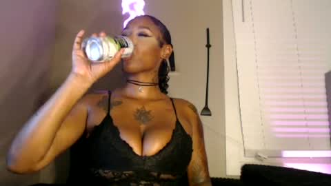 nyxxx online show from June 19, 2:38 am