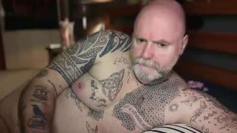 Tattooeddilf 01 online show from March 14, 10:59 pm