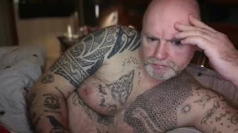 Tattooeddilf 01 online show from April 21, 1:42 am