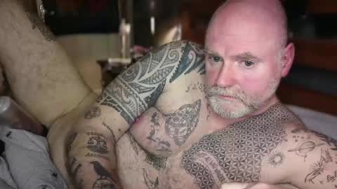Tattooeddilf 01 online show from April 23, 10:56 pm