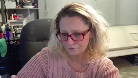 Snapshot of tattooeddirtyteacher chatting on February 7, 7:17 pm Lisa Lovely online show from February 7, 7:17 pm