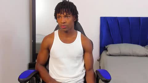 Snapshot of tau_montes chatting on September 16, 12:28 pm tau_montes online show from September 16, 12:28 pm