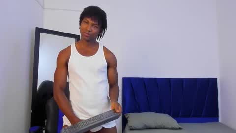 Snapshot of tau_montes chatting on September 18, 1:57 pm tau_montes online show from September 18, 1:57 pm