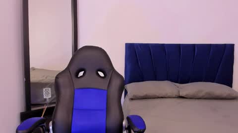 Snapshot of tau_montes chatting on September 21, 5:20 am tau_montes online show from September 21, 5:20 am