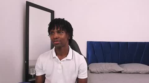 Snapshot of tau_montes chatting on September 22, 2:41 pm tau_montes online show from September 22, 2:41 pm