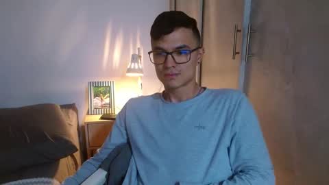 Snapshot of taurus4k chatting on December 8, 3:32 am taurus4k online show from December 8, 3:32 am