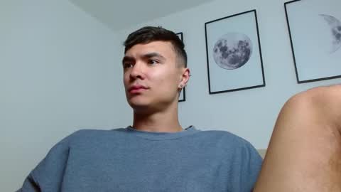 Snapshot of taurus4k chatting on January 7, 1:17 am taurus4k online show from January 7, 1:17 am