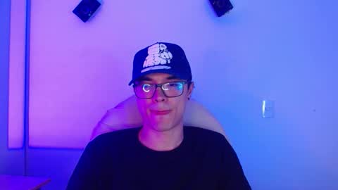 Snapshot of taurus4k chatting on October 10, 7:29 am taurus4k online show from October 10, 7:29 am