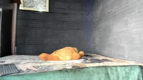  T A U R U S  online show from January 24, 9:47 pm