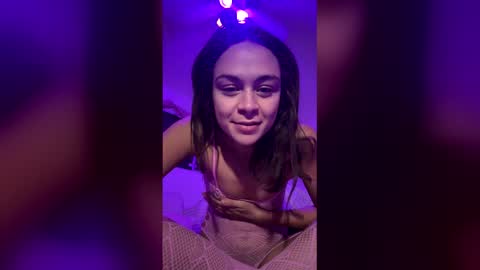 tavimew online show from May 22, 7:15 am