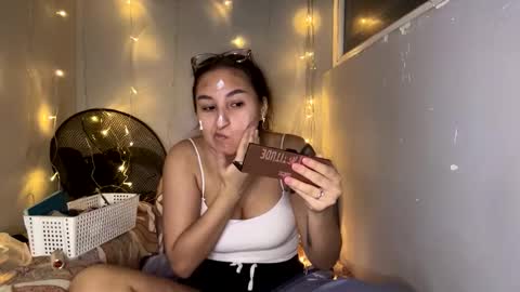 Mia online show from January 18, 4:33 pm