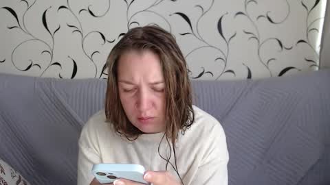 Snapshot of taxxxu chatting on October 1, 6:19 am Diana online show from October 1, 6:19 am