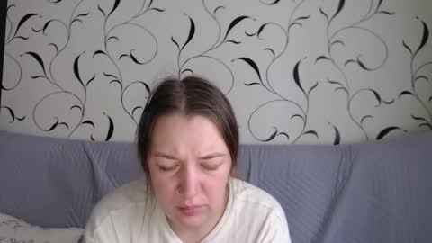 Snapshot of taxxxu chatting on October 23, 6:34 am Diana online show from October 23, 6:34 am