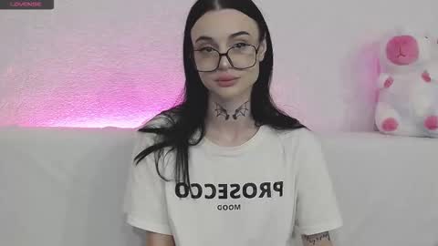 Taya online show from October 20, 5:02 pm