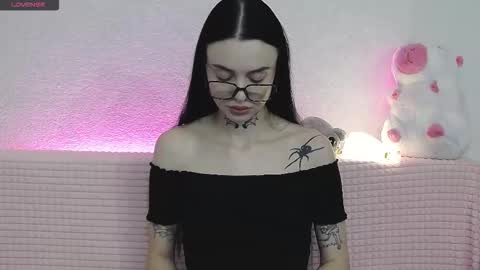 Taya online show from December 4, 8:06 pm