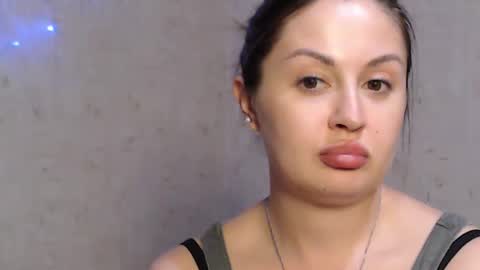 Taya online show from April 11, 6:56 pm