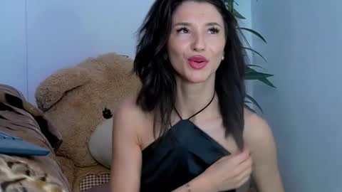 TayaKayan online show from December 5, 6:21 am