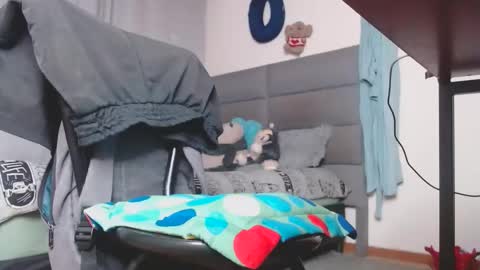 Snapshot of tayler_and_alina chatting on February 23, 3:24 am MARCELO MILK online show from February 23, 3:24 am
